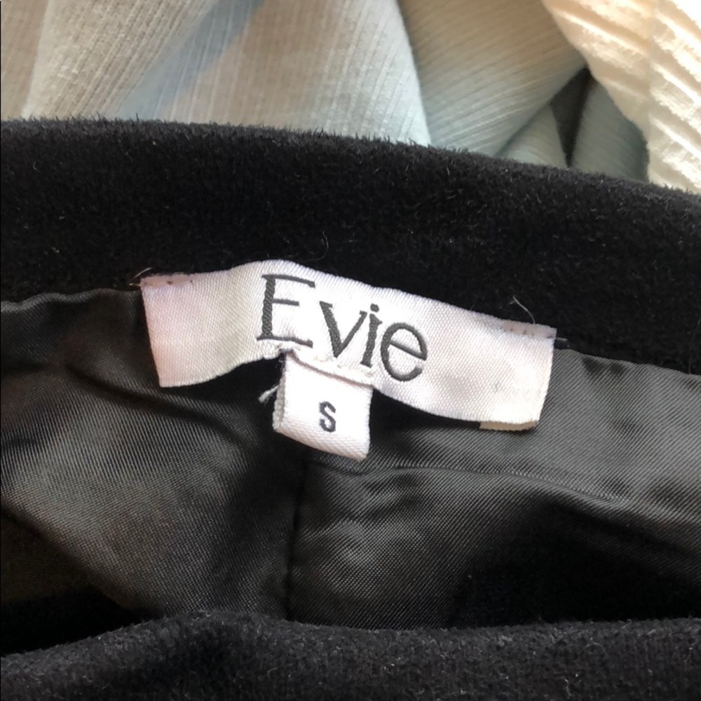 LF black skirt - Picture 3 of 3